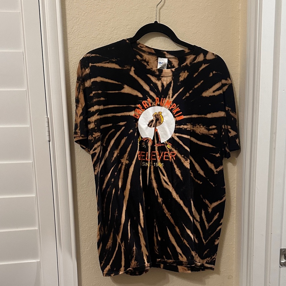 Snoopy Halloween Graphic T-Shirt